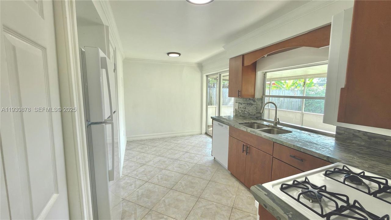 En Renta: $3,160 (3 camas, 2 baños, 1370 Pies cuadrados)