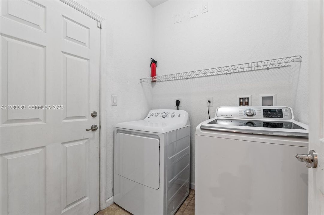 出租: $2,800 (3 贝兹, 2 浴室, 1621 平方英尺)