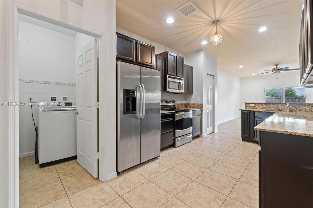 出租: $2,800 (3 贝兹, 2 浴室, 1621 平方英尺)