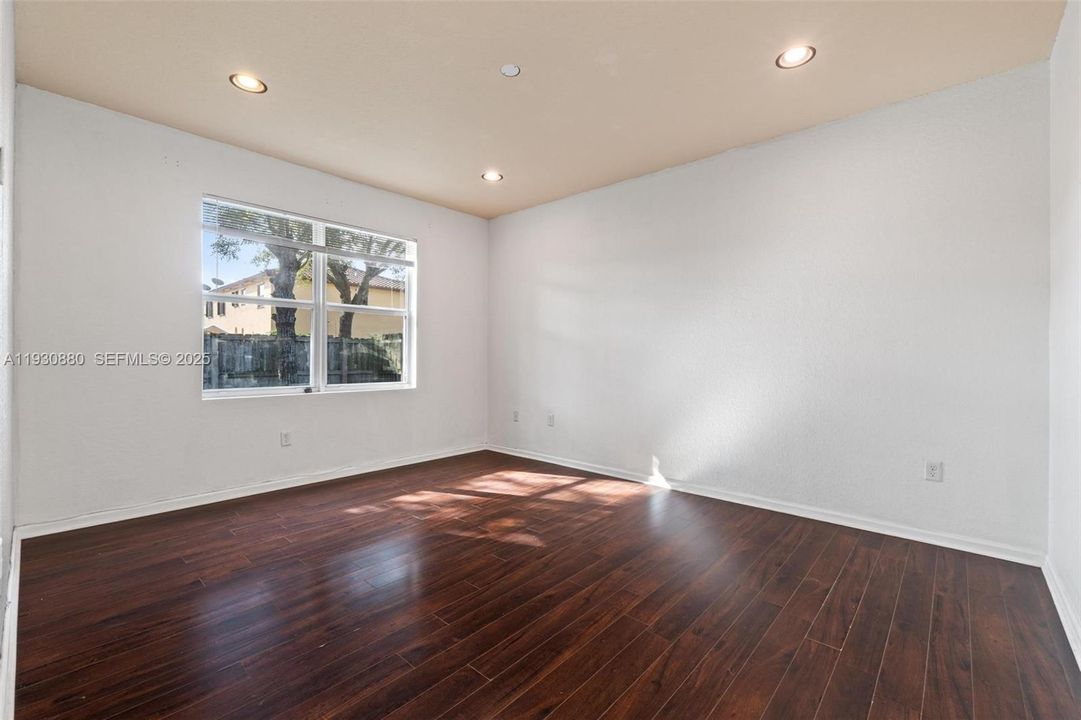 出租: $2,800 (3 贝兹, 2 浴室, 1621 平方英尺)