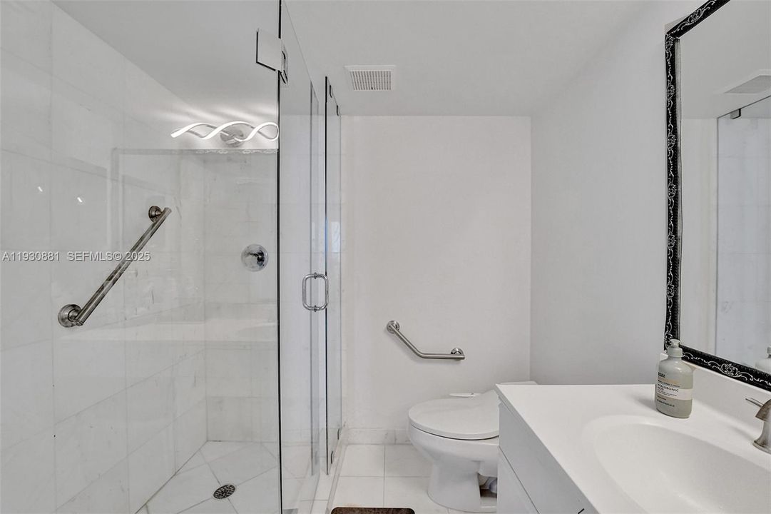 出租: $4,000 (2 贝兹, 2 浴室, 1365 平方英尺)