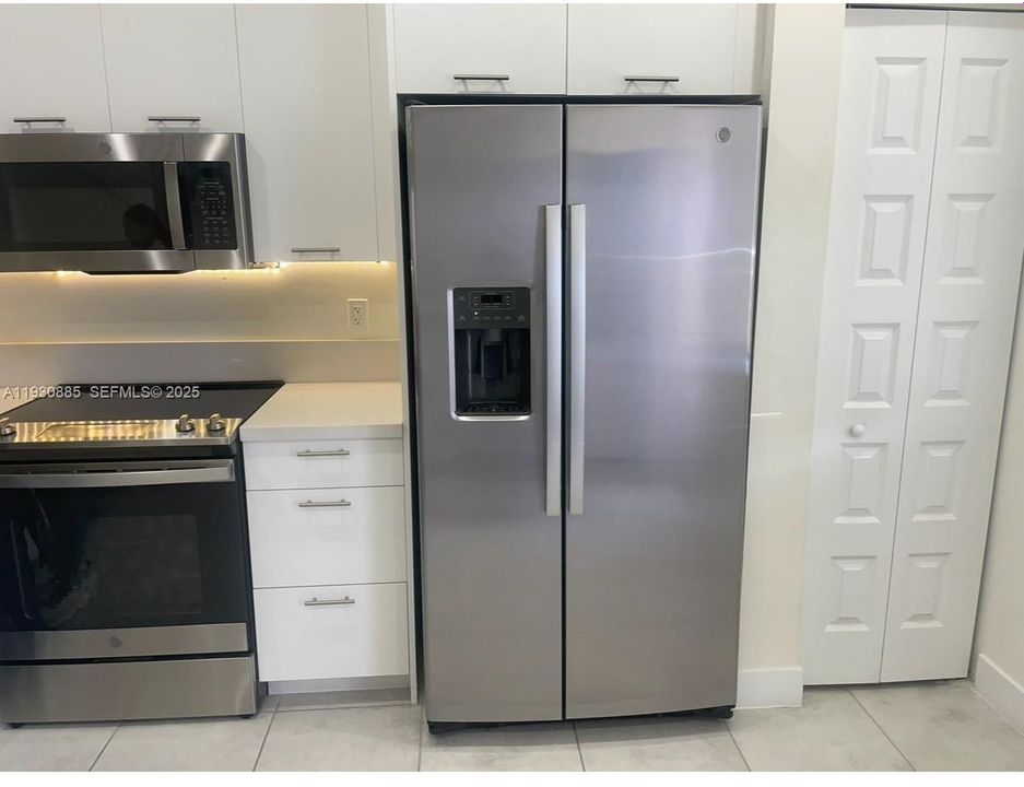 В аренду: $3,500 (3 спален, 2 ванн, 1315 Квадратных фут)