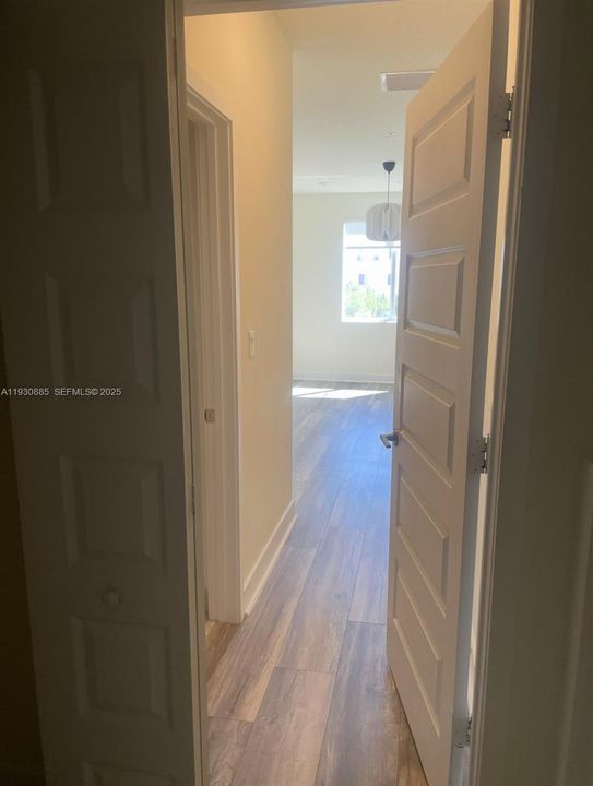 В аренду: $3,500 (3 спален, 2 ванн, 1315 Квадратных фут)