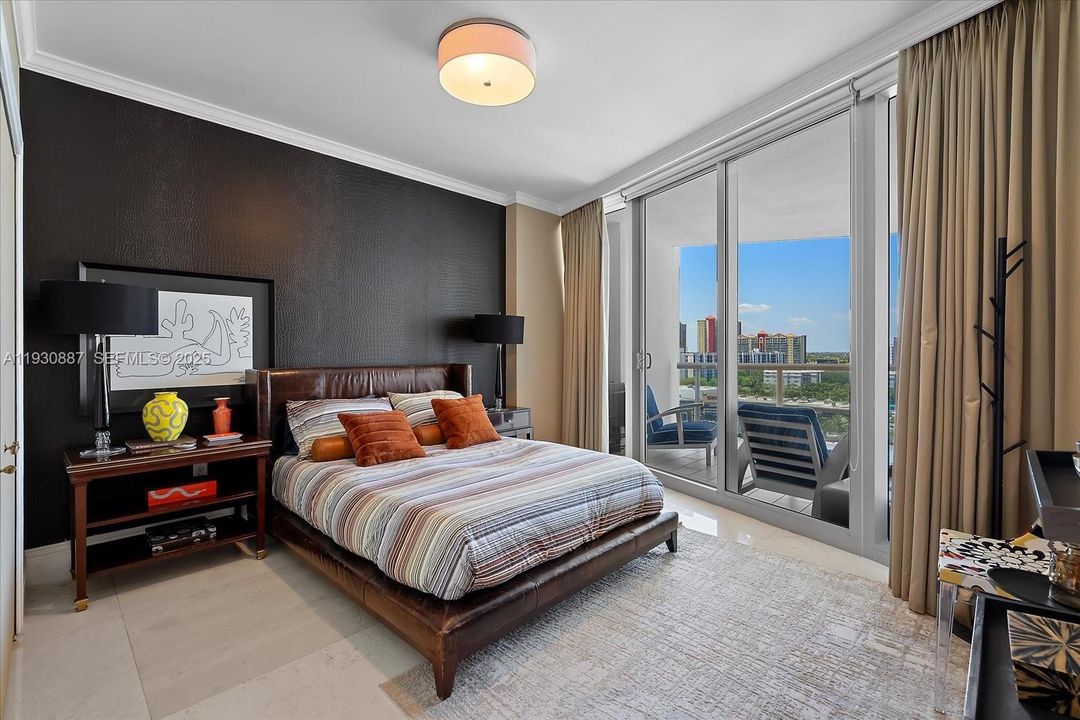 For Rent: $14,000 (3 beds, 3 baths, 1933 Square Feet)