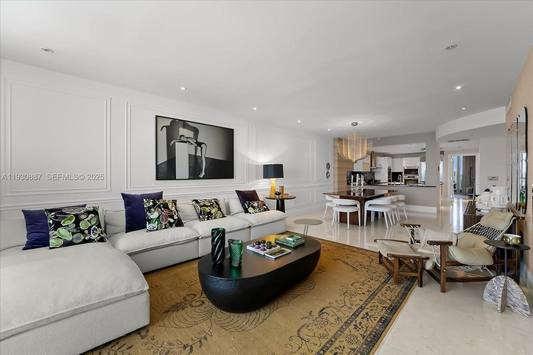 For Rent: $14,000 (3 beds, 3 baths, 1933 Square Feet)