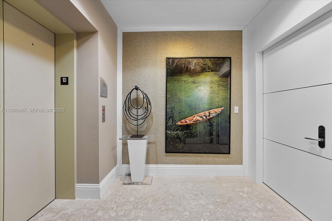 For Rent: $14,000 (3 beds, 3 baths, 1933 Square Feet)