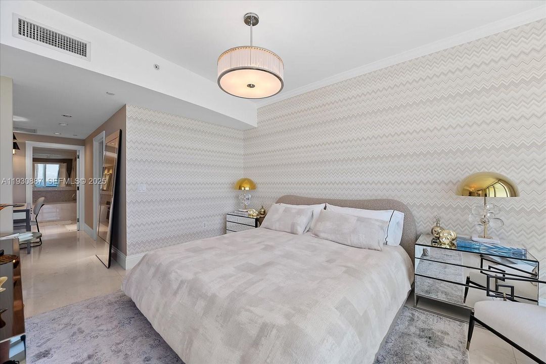 For Rent: $14,000 (3 beds, 3 baths, 1933 Square Feet)