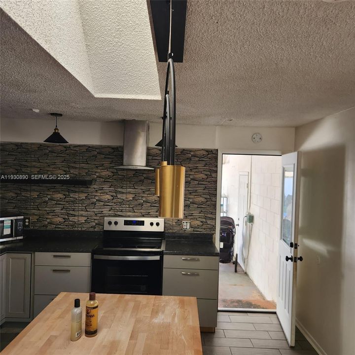 For Rent: $2,420 (3 beds, 2 baths, 0 Square Feet)