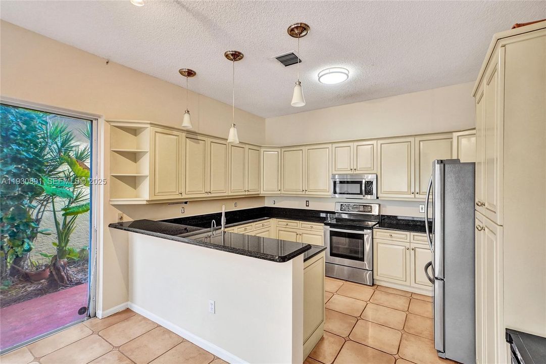 For Sale: $879,000 (4 beds, 2 baths, 3347 Square Feet)