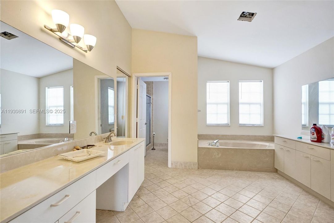 For Sale: $879,000 (4 beds, 2 baths, 3347 Square Feet)