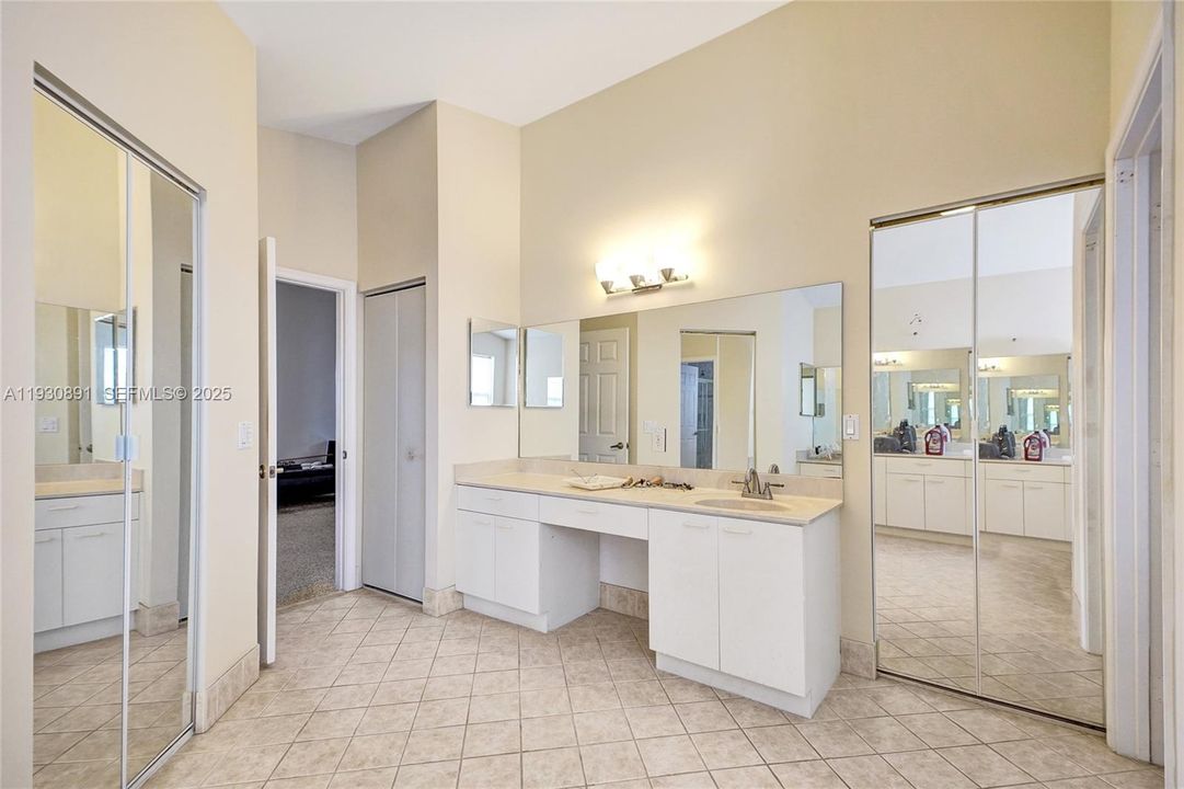 For Sale: $879,000 (4 beds, 2 baths, 3347 Square Feet)