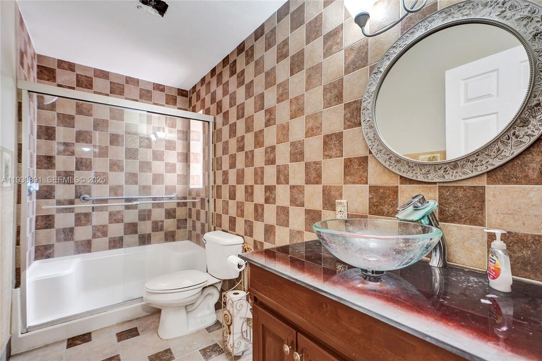 For Sale: $879,000 (4 beds, 2 baths, 3347 Square Feet)