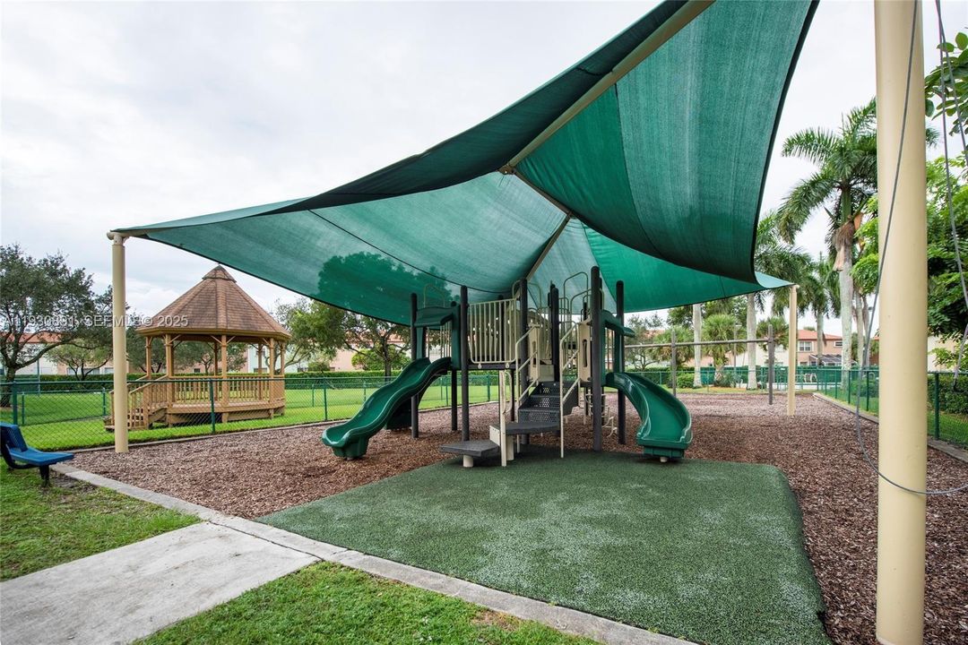 For Sale: $879,000 (4 beds, 2 baths, 3347 Square Feet)