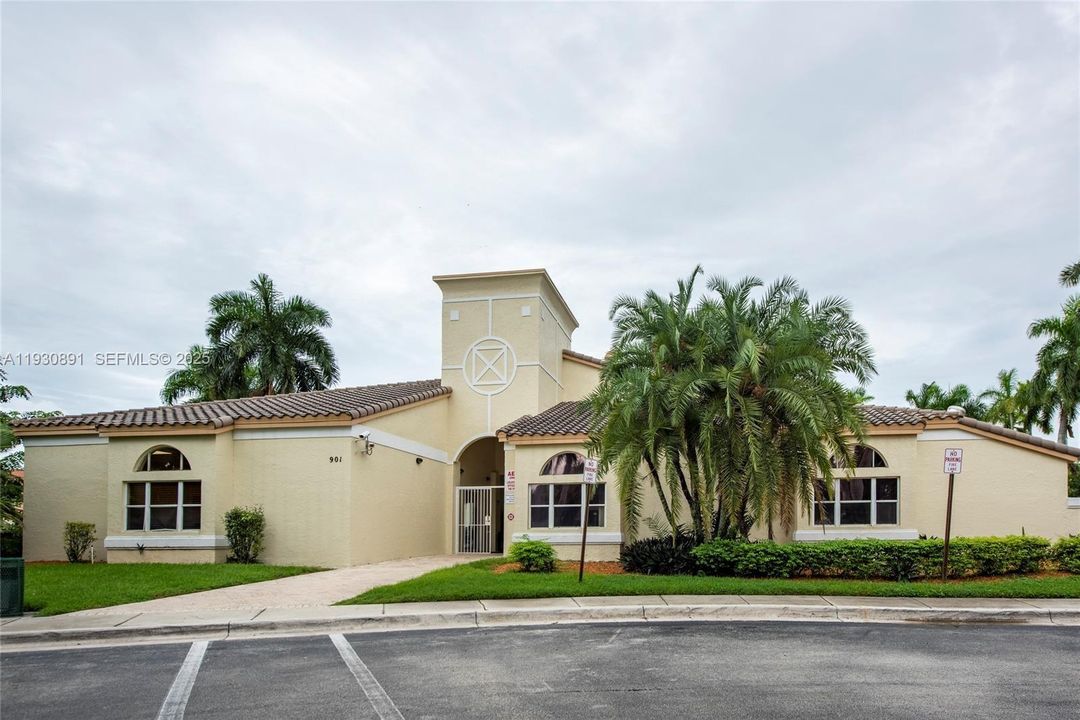 For Sale: $879,000 (4 beds, 2 baths, 3347 Square Feet)