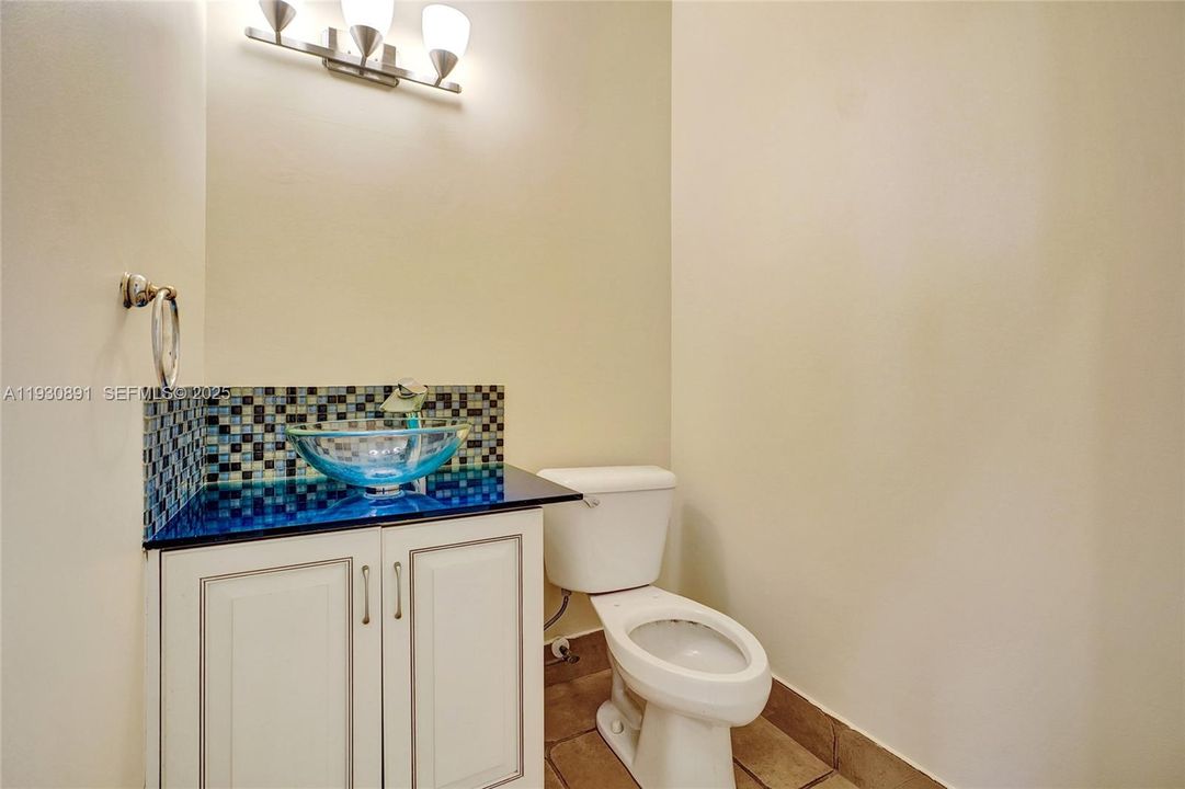 For Sale: $879,000 (4 beds, 2 baths, 3347 Square Feet)