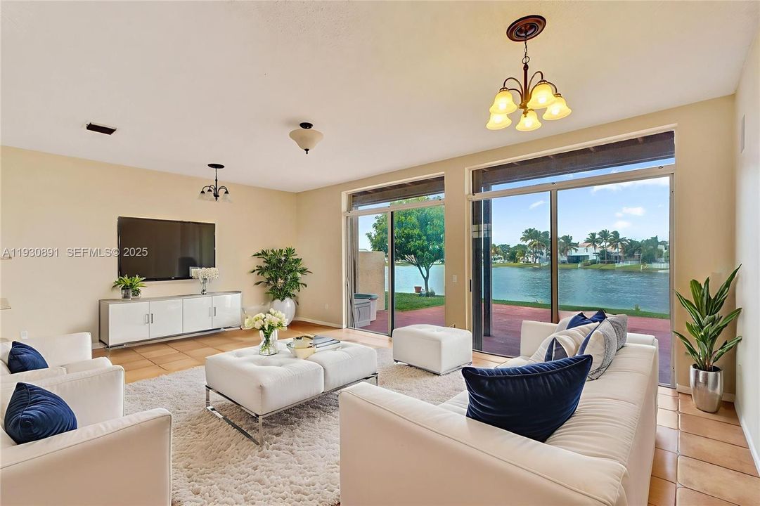 For Sale: $879,000 (4 beds, 2 baths, 3347 Square Feet)