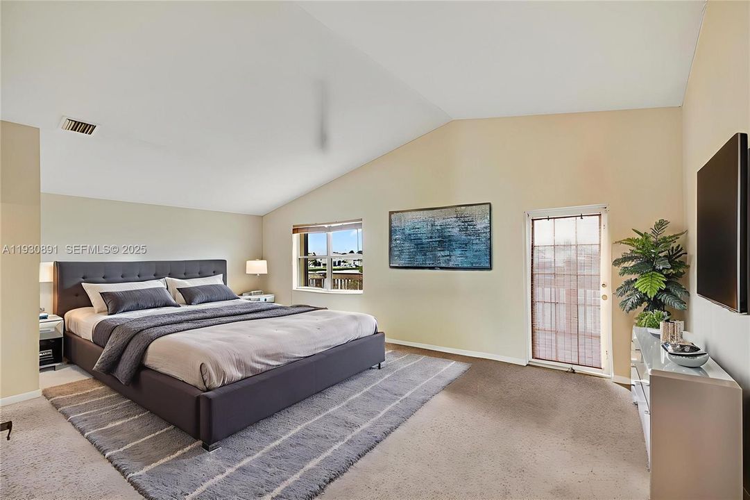 For Sale: $879,000 (4 beds, 2 baths, 3347 Square Feet)