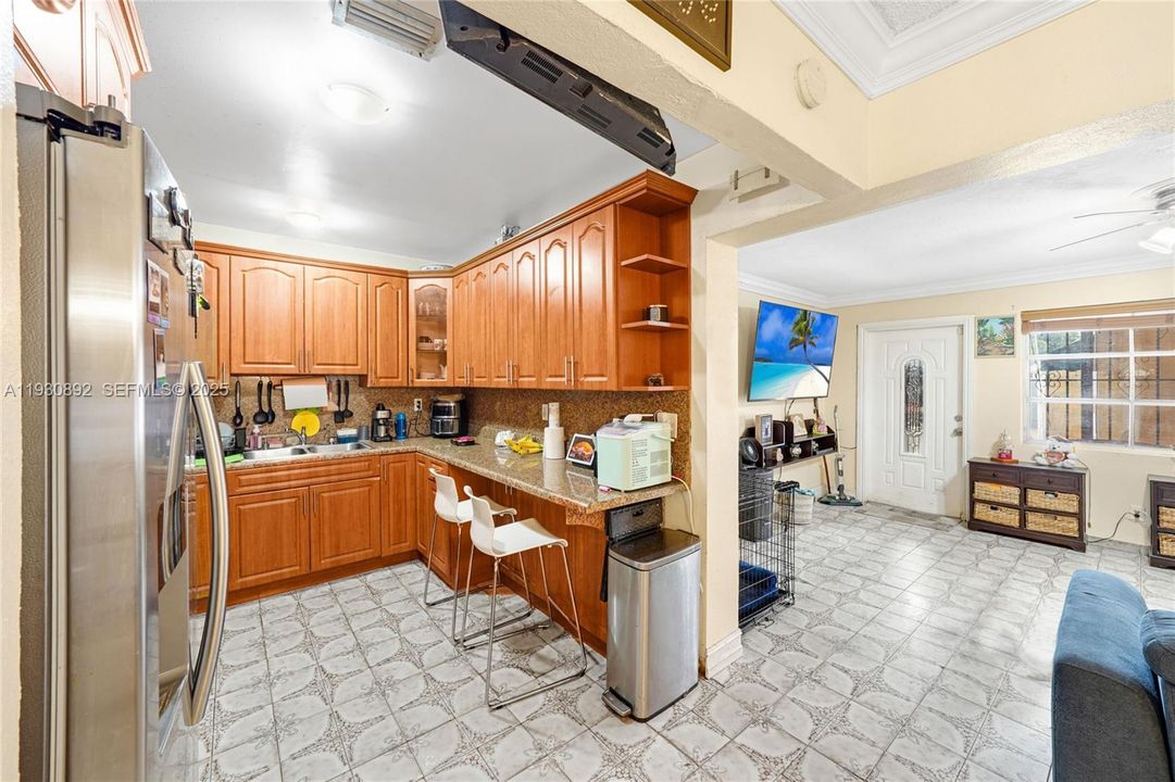 For Sale: $699,000 (3 beds, 1 baths, 1718 Square Feet)