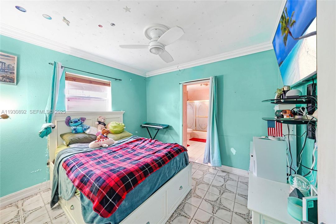 For Sale: $699,000 (3 beds, 1 baths, 1718 Square Feet)