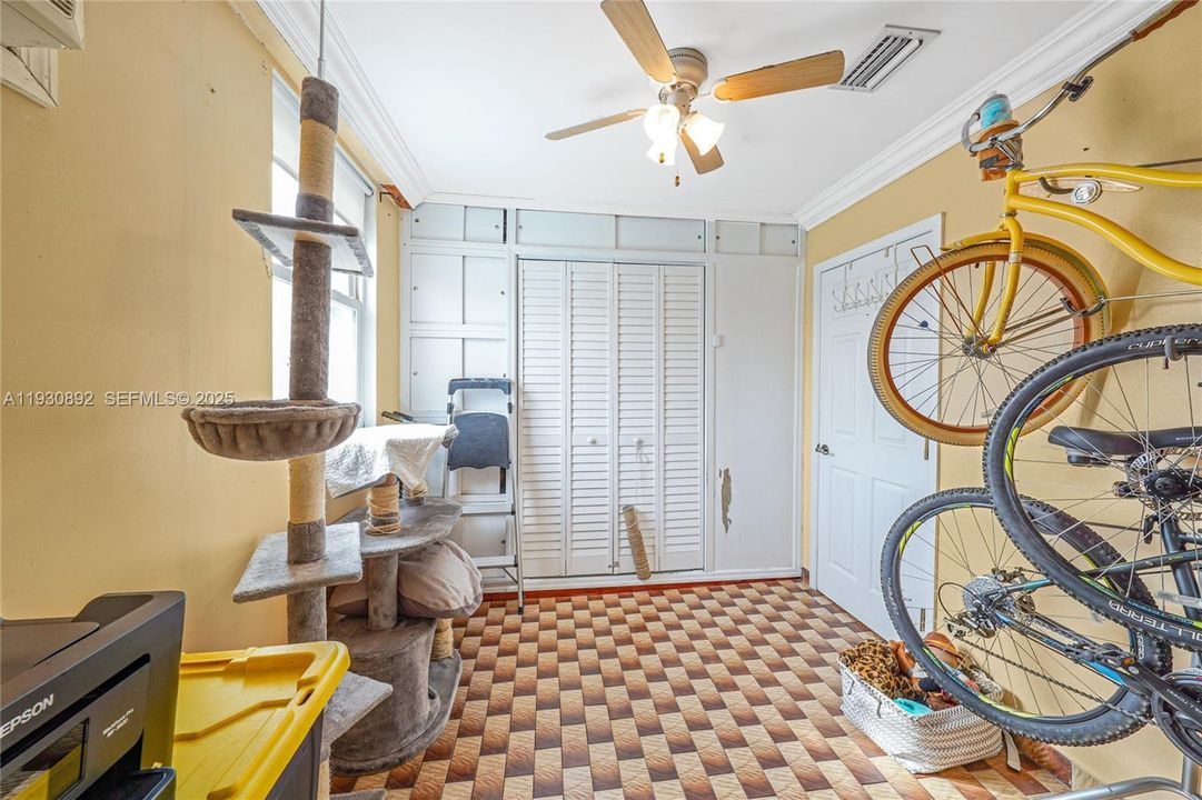 For Sale: $699,000 (3 beds, 1 baths, 1718 Square Feet)