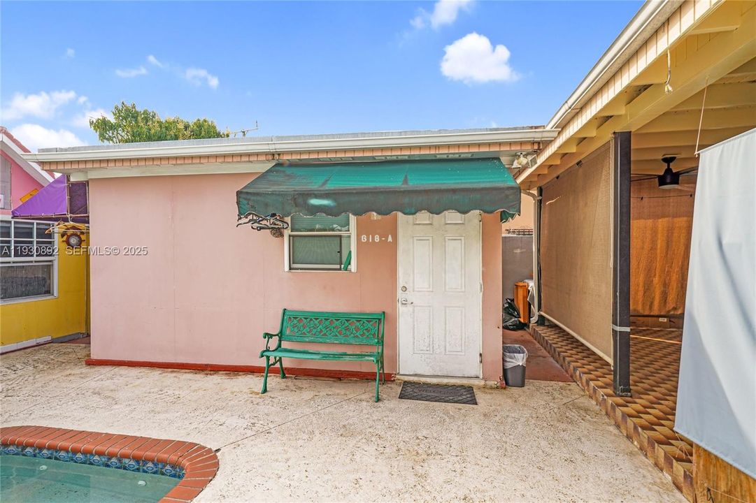 For Sale: $699,000 (3 beds, 1 baths, 1718 Square Feet)