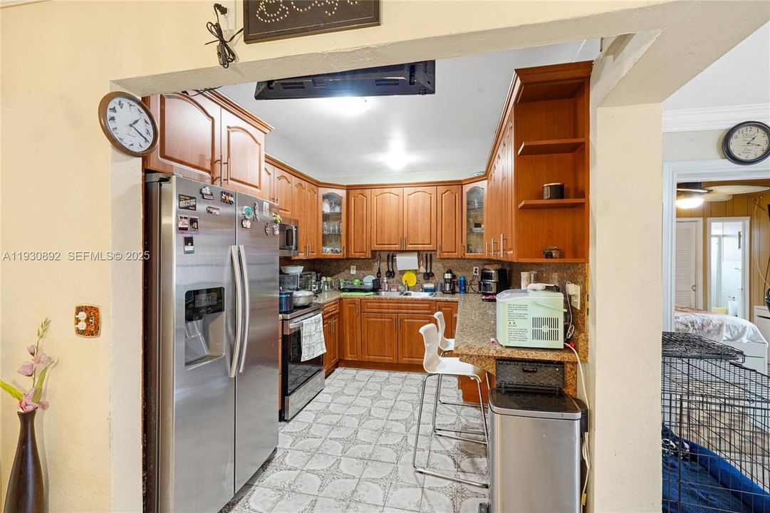 For Sale: $699,000 (3 beds, 1 baths, 1718 Square Feet)