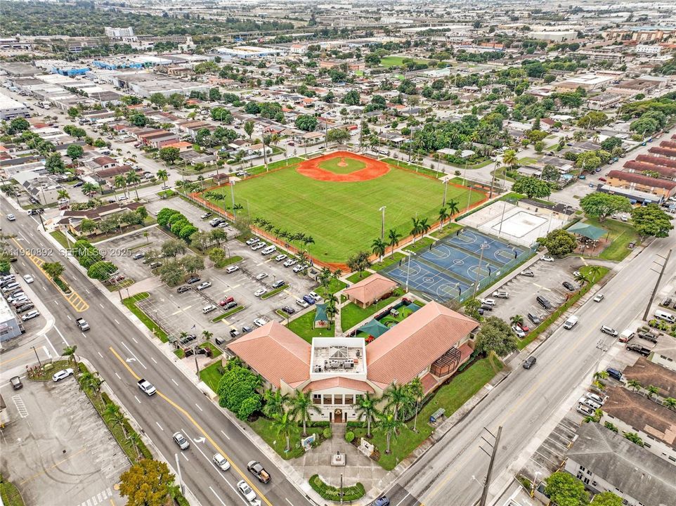 For Sale: $699,000 (3 beds, 1 baths, 1718 Square Feet)