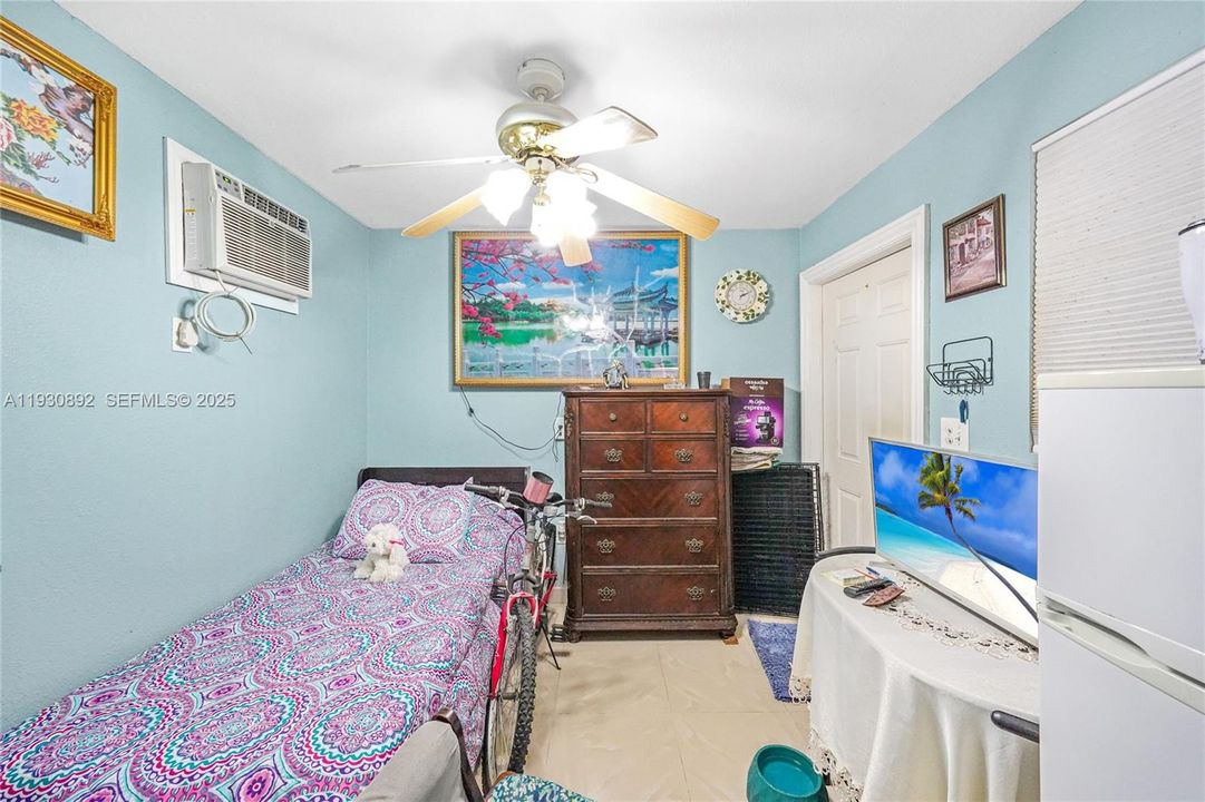 For Sale: $699,000 (3 beds, 1 baths, 1718 Square Feet)