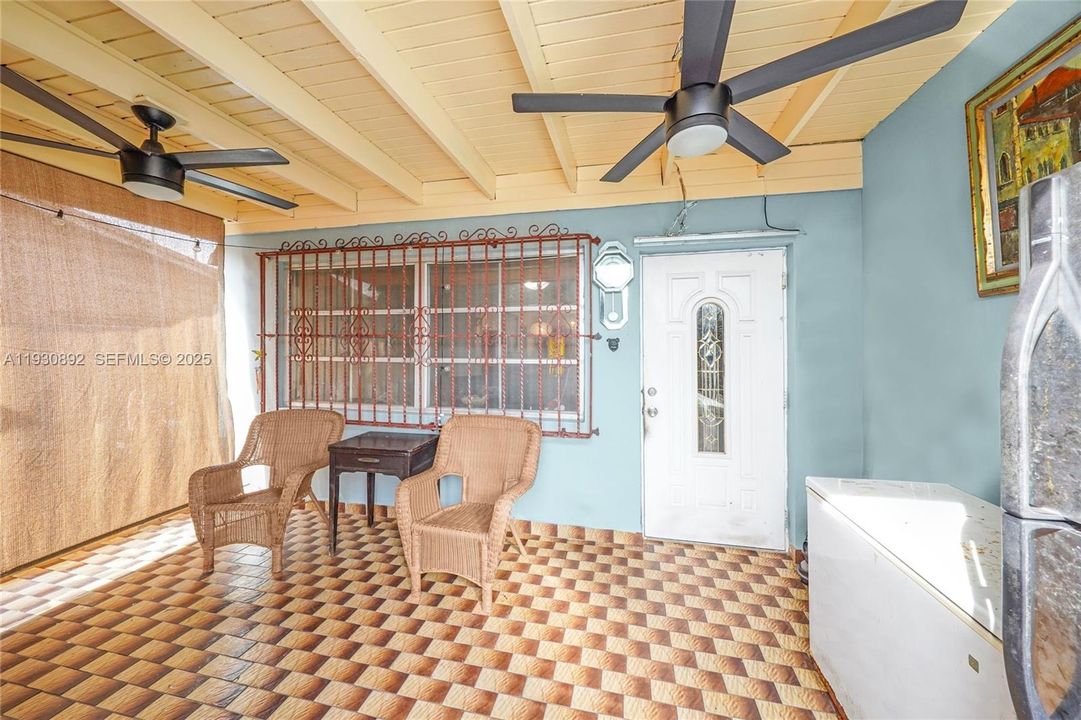 For Sale: $699,000 (3 beds, 1 baths, 1718 Square Feet)