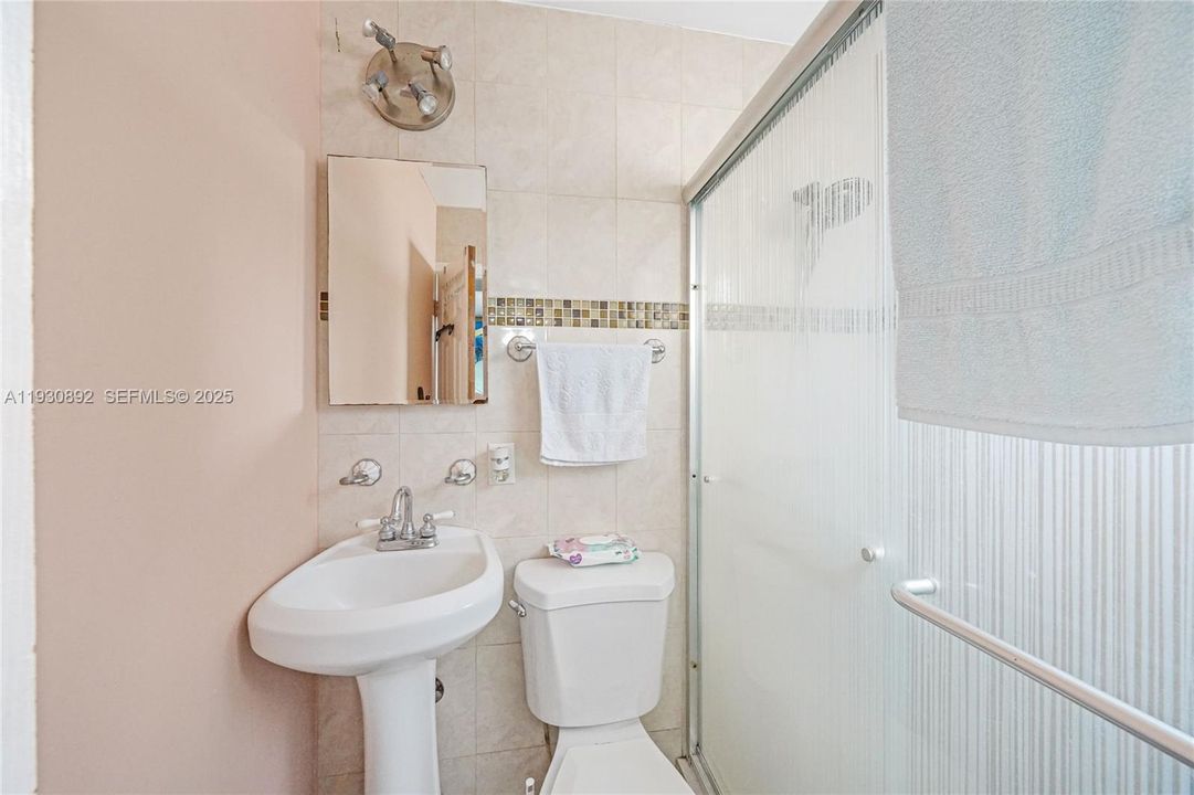 For Sale: $699,000 (3 beds, 1 baths, 1718 Square Feet)