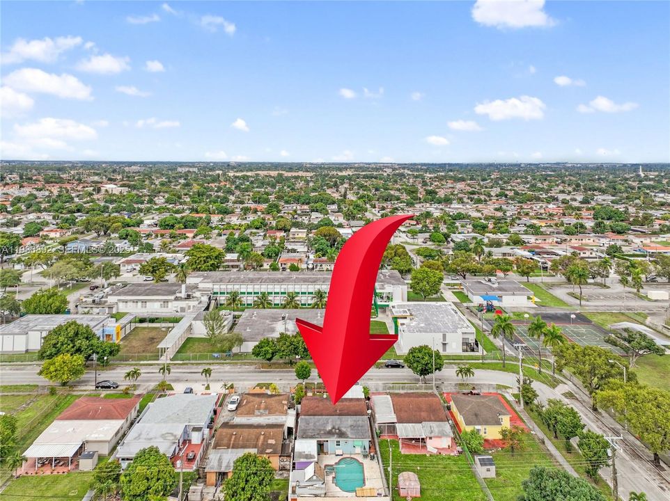 For Sale: $699,000 (3 beds, 1 baths, 1718 Square Feet)