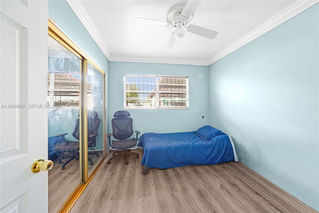 For Sale: $699,000 (3 beds, 1 baths, 1718 Square Feet)