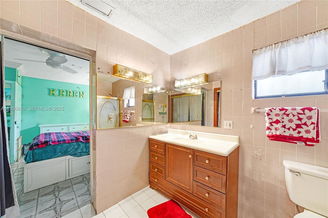 For Sale: $699,000 (3 beds, 1 baths, 1718 Square Feet)