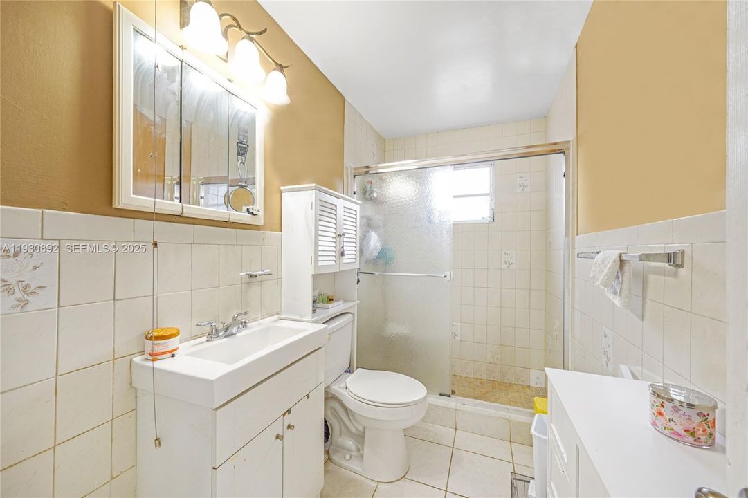 For Sale: $699,000 (3 beds, 1 baths, 1718 Square Feet)