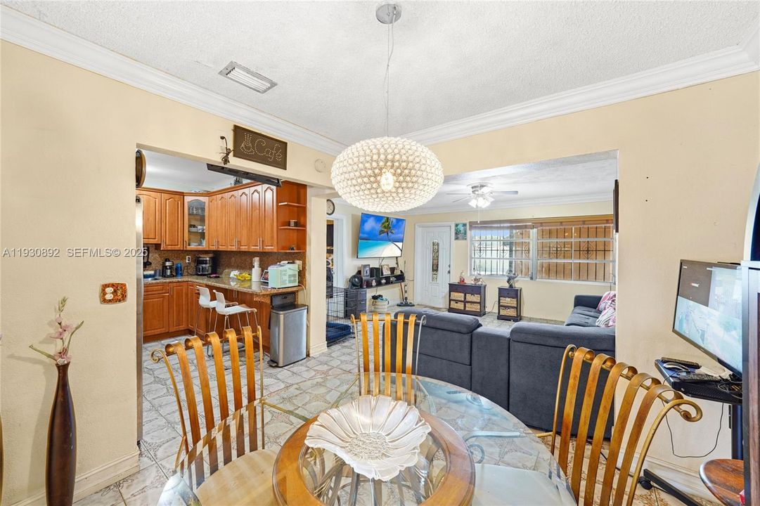 For Sale: $699,000 (3 beds, 1 baths, 1718 Square Feet)