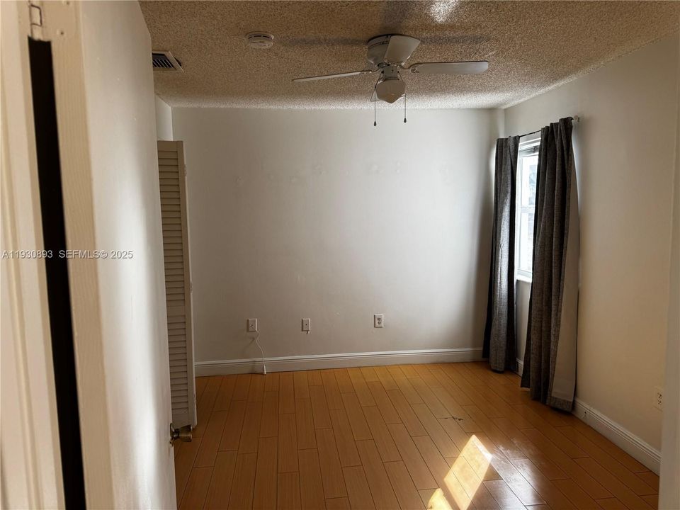 For Rent: $1,800 (1 beds, 1 baths, 646 Square Feet)