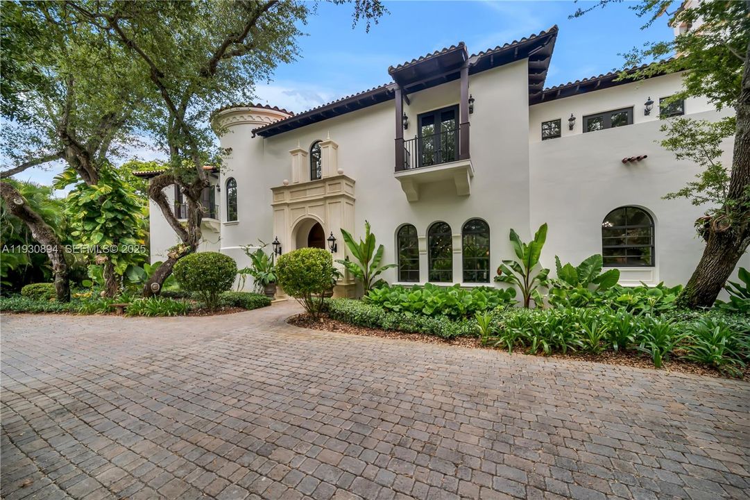For Sale: $15,000,000 (7 beds, 6 baths, 6702 Square Feet)