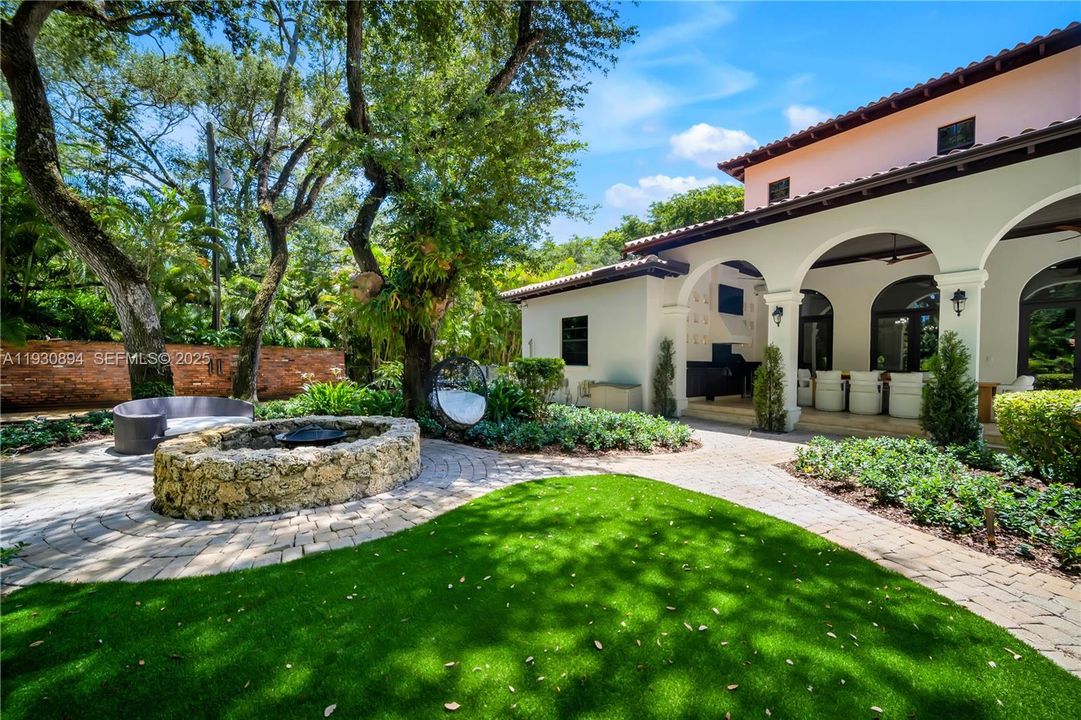 For Sale: $15,000,000 (7 beds, 6 baths, 6702 Square Feet)