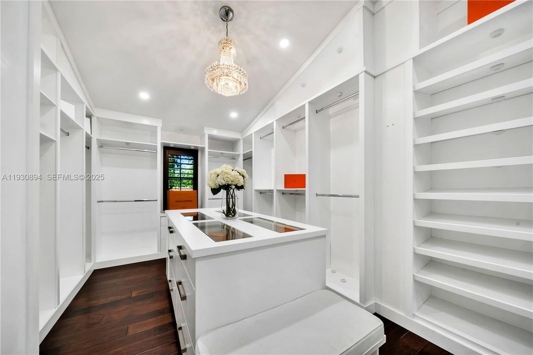 For Sale: $15,000,000 (7 beds, 6 baths, 6702 Square Feet)