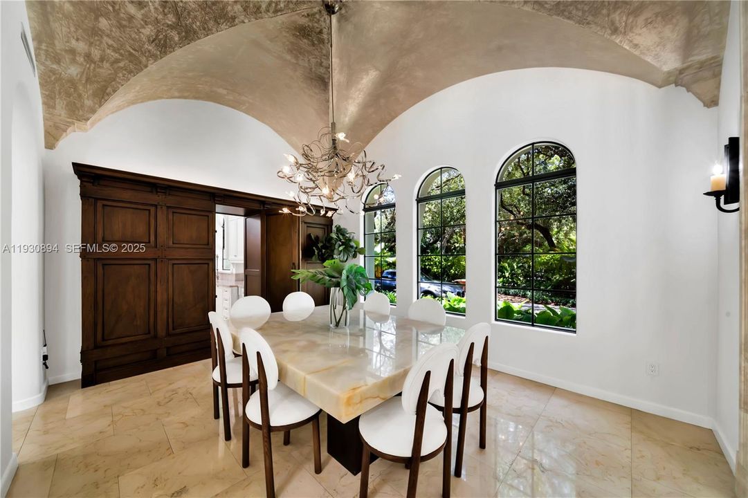 For Sale: $15,000,000 (7 beds, 6 baths, 6702 Square Feet)