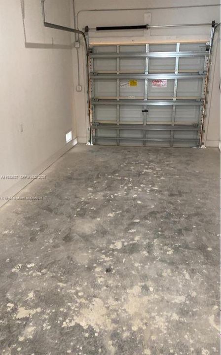 For Rent: $3,400 (5 beds, 4 baths, 1902 Square Feet)