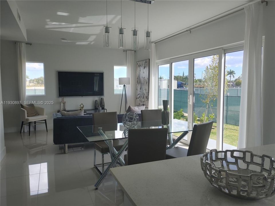 For Rent: $3,400 (5 beds, 4 baths, 1902 Square Feet)