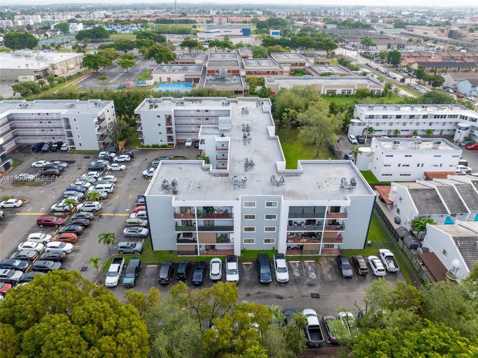 На продажу: $260,000 (2 спален, 2 ванн, 890 Квадратных фут)