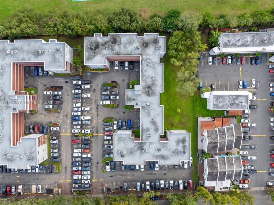 На продажу: $260,000 (2 спален, 2 ванн, 890 Квадратных фут)