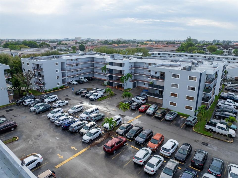 На продажу: $260,000 (2 спален, 2 ванн, 890 Квадратных фут)