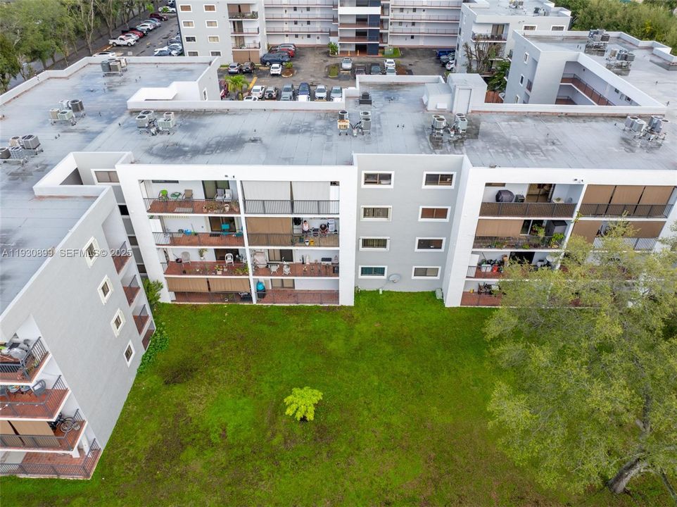 На продажу: $260,000 (2 спален, 2 ванн, 890 Квадратных фут)