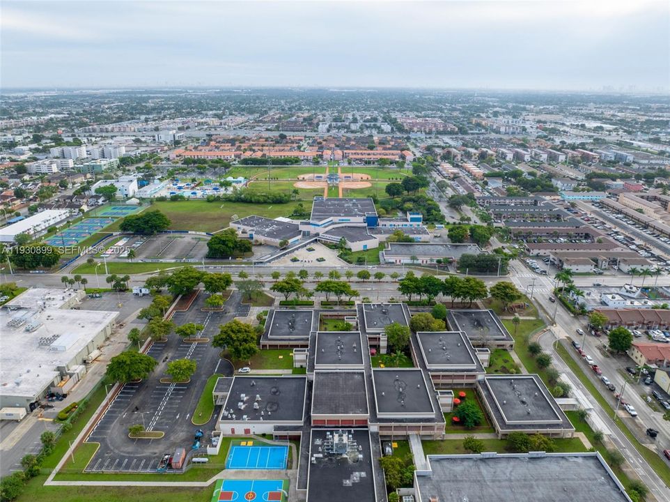 На продажу: $260,000 (2 спален, 2 ванн, 890 Квадратных фут)