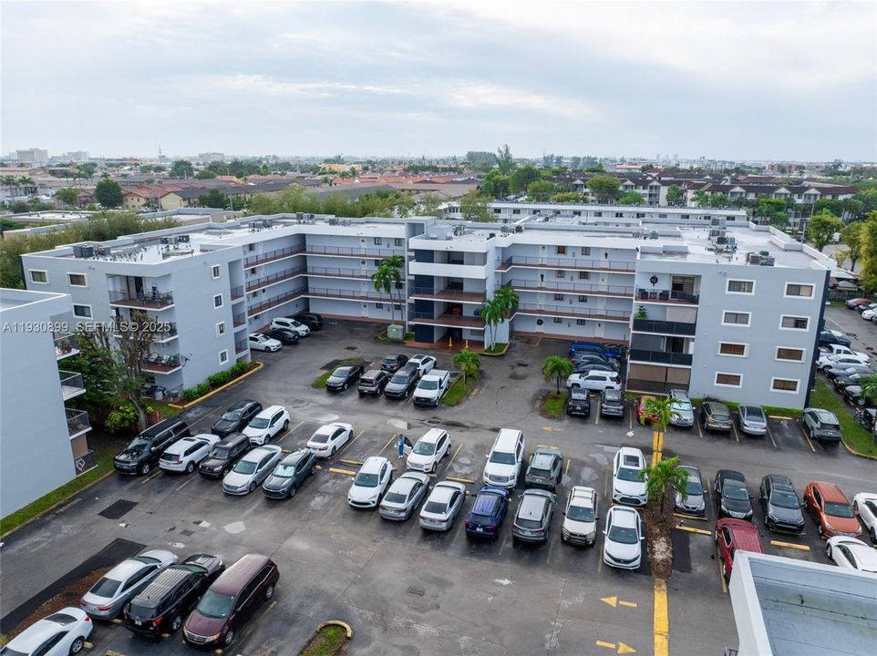 На продажу: $260,000 (2 спален, 2 ванн, 890 Квадратных фут)