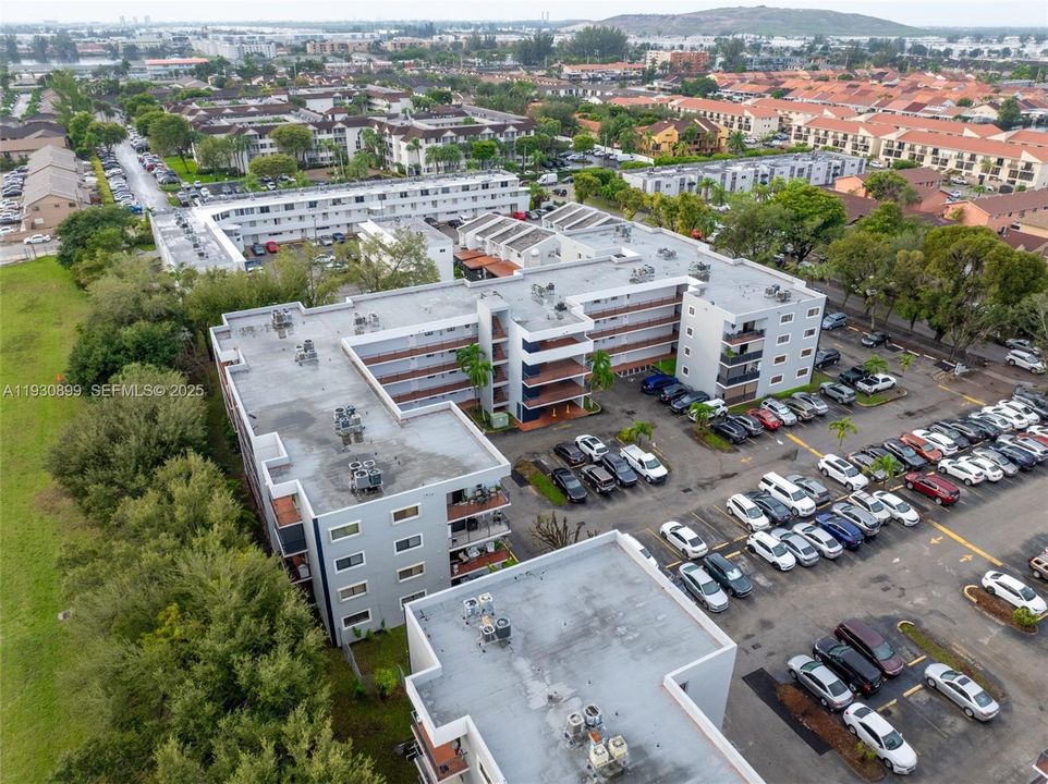 На продажу: $260,000 (2 спален, 2 ванн, 890 Квадратных фут)