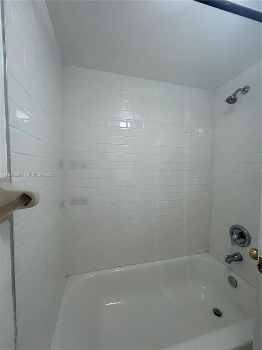 На продажу: $260,000 (2 спален, 2 ванн, 890 Квадратных фут)